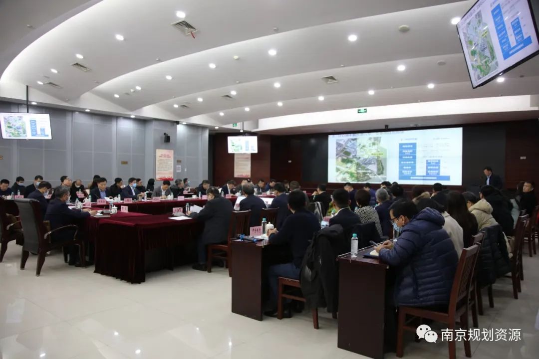 我市召开在宁房地产开发企业代表座谈会 我市召开在宁房地产开发企业代表座谈会