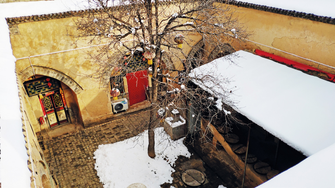 行走于台塬风土 捧起未释的残雪 行走于台塬风土 捧起未释的残雪