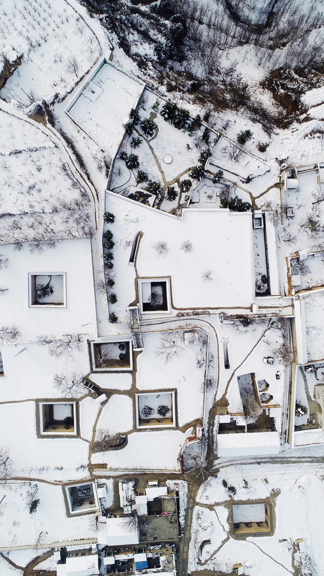 行走于台塬风土 捧起未释的残雪 行走于台塬风土 捧起未释的残雪