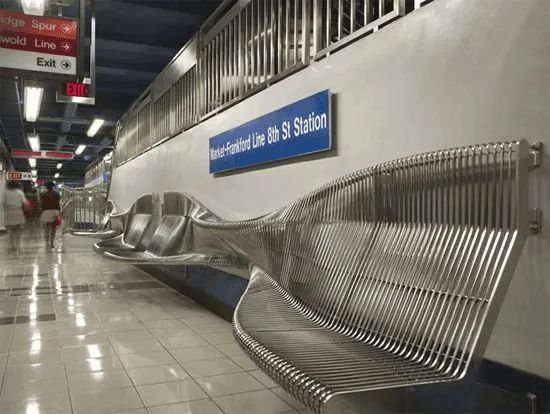 城市公共空间的“陷阱”，为什么设计要“与人为敌”？