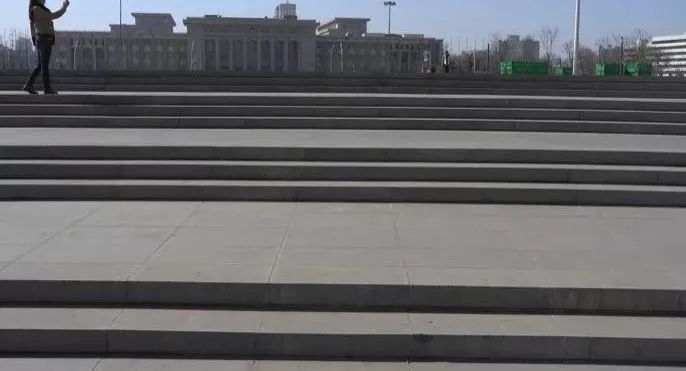 城市公共空间的“陷阱”,为什么设计要“与人为敌”? 城市公共空间的“陷阱”,为什么设计要“与人为敌”?