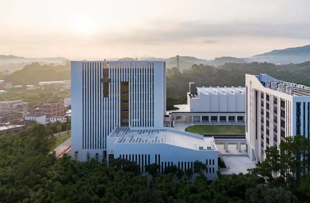 广州市公安局反恐训练基地:山水相嵌的全天候“战训综合体” 广州市公安局反恐训练基地:山水相嵌的全天候“战训综合体”