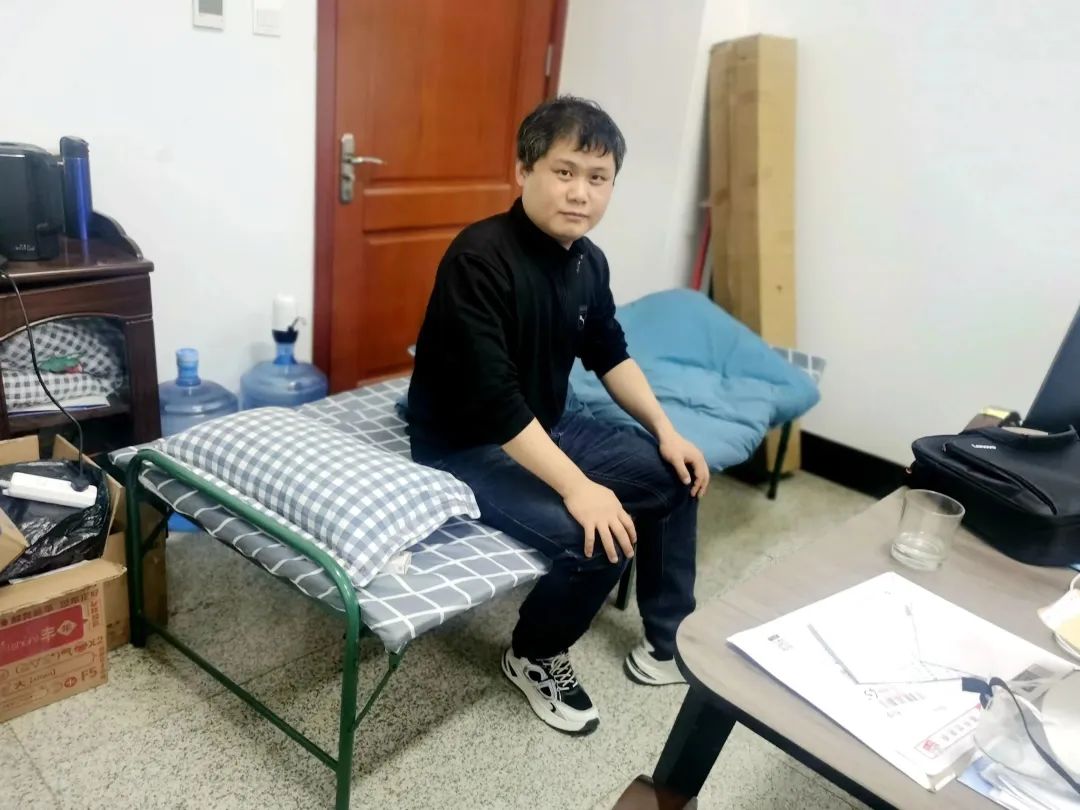 五一劳动节:每一个平凡微小的坚持,蕴染奋斗的底色 五一劳动节:每一个平凡微小的坚持,蕴染奋斗的底色