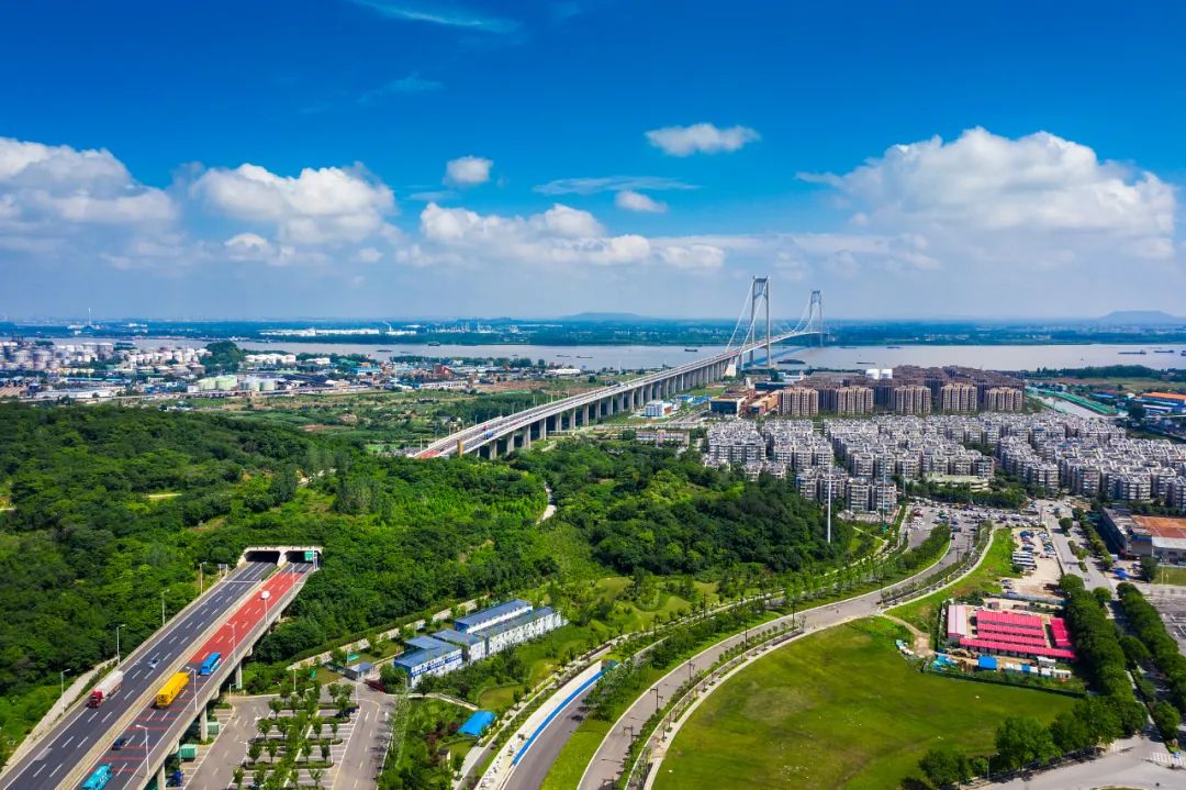 韩立明以“四不两直”方式调研城市东部地区交通建设：着力解决群众家门口的急难愁盼