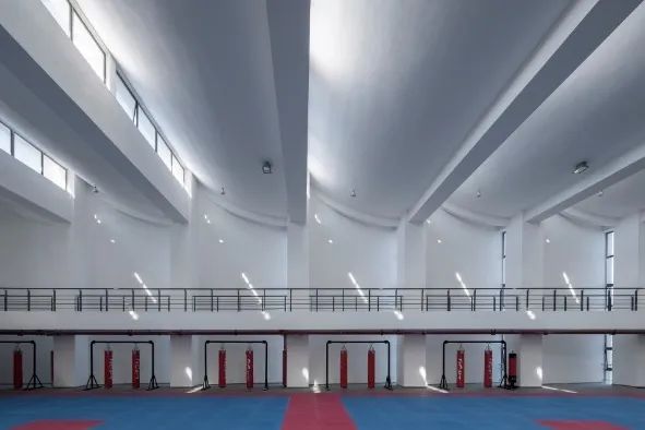 广州市公安局反恐训练基地:山水相嵌的全天候“战训综合体” 广州市公安局反恐训练基地:山水相嵌的全天候“战训综合体”