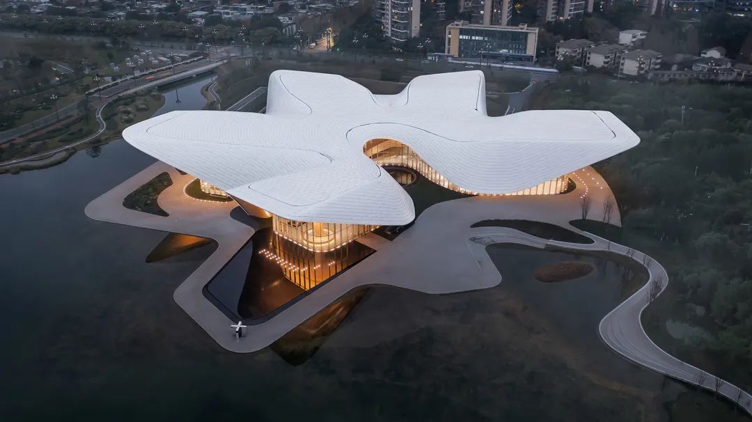 三星堆博物馆建筑师刘艺:比语言更适合评价建筑师的,是时间。 三星堆博物馆建筑师刘艺:比语言更适合评价建筑师的,是时间。