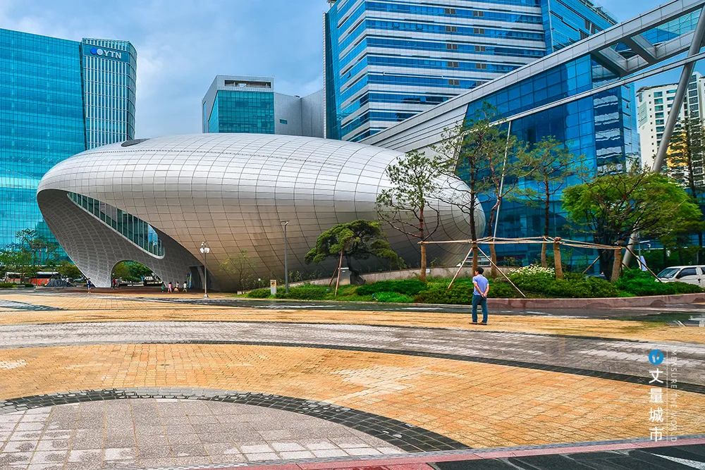 定制产业社区，撬动新城未来
