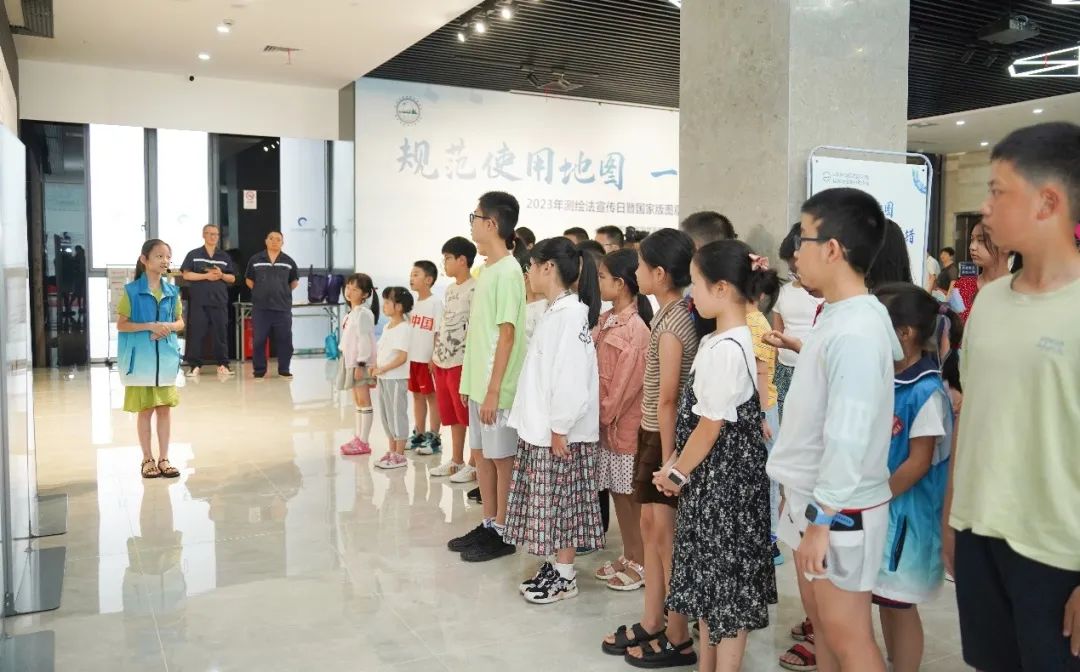 规范使用地图 一点都不能错︱市局开展测绘法宣传日暨国家版图宣传周系列活动