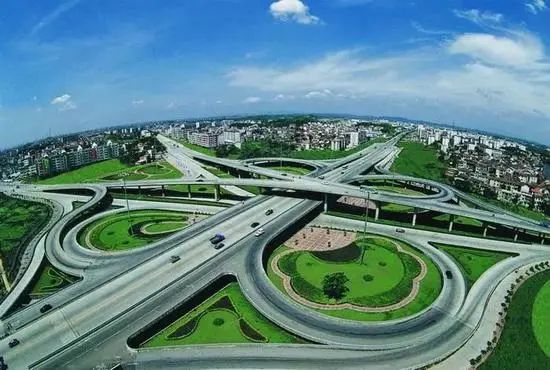 任泽平对谈陆铭：人口大迁移和房地产新模式