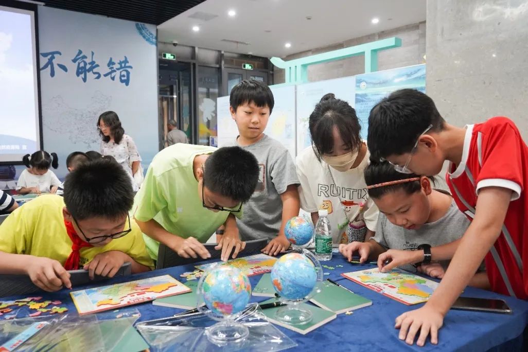 规范使用地图 一点都不能错︱市局开展测绘法宣传日暨国家版图宣传周系列活动