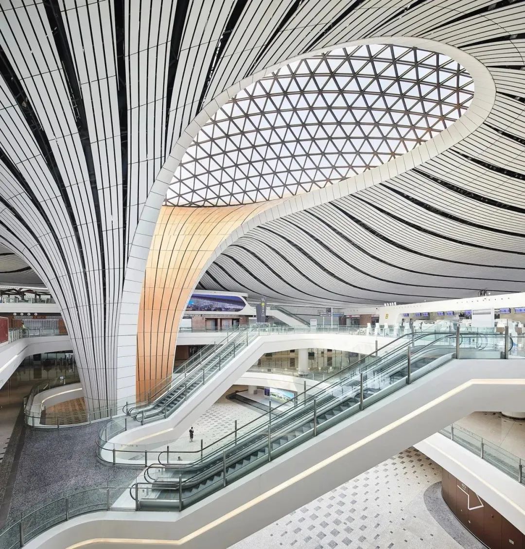 扎哈建筑事务所负责人舒马赫首部中文著作,专为中国建筑师而作 扎哈建筑事务所负责人舒马赫首部中文著作,专为中国建筑师而作