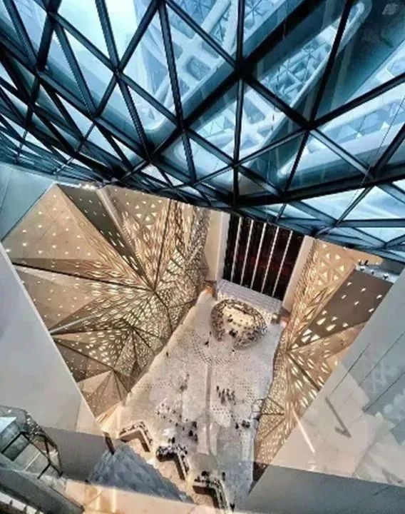 扎哈建筑事务所负责人舒马赫首部中文著作,专为中国建筑师而作 扎哈建筑事务所负责人舒马赫首部中文著作,专为中国建筑师而作