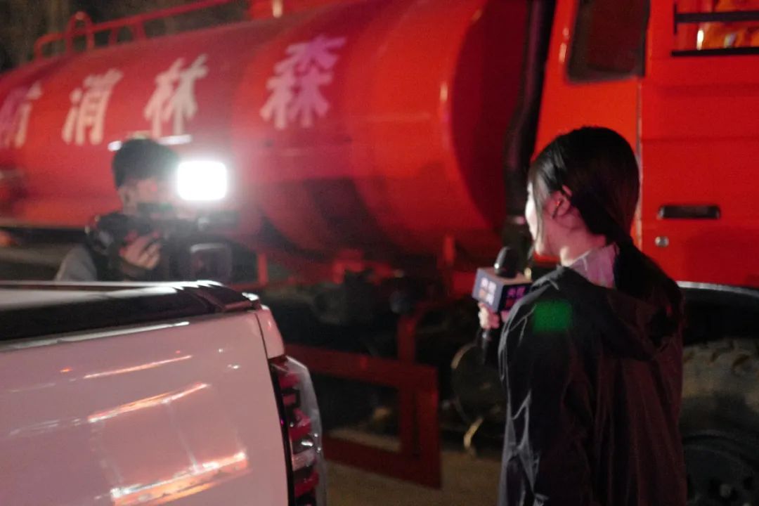 藤校建筑毕业却当了央媒记者，但睡得好了，人也年轻了