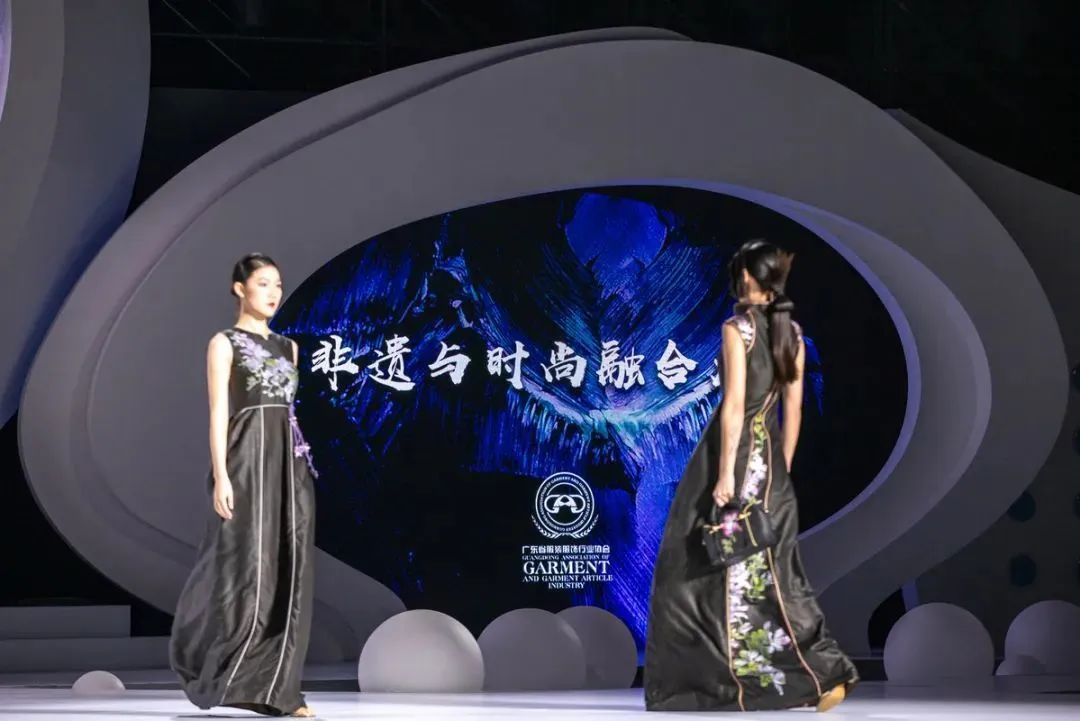穿“粤”古今,推动岭南服饰文化与服装产业耦合发展|广州味•规划思 穿“粤”古今,推动岭南服饰文化与服装产业耦合发展|广州味•规划思