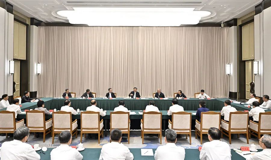 要闻 | 习近平主持召开新时代推动东北全面振兴座谈会 要闻 | 习近平主持召开新时代推动东北全面振兴座谈会
