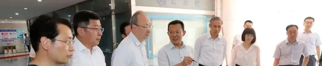 视点 | 杨保军理事长为上海市委中心组学习会作专题辅导报告 视点 | 杨保军理事长为上海市委中心组学习会作专题辅导报告