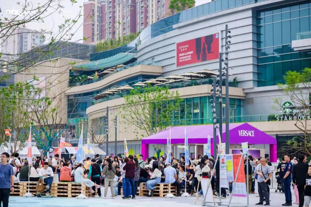 “万象”更新,以“广场”打开城市公共生活 “万象”更新,以“广场”打开城市公共生活