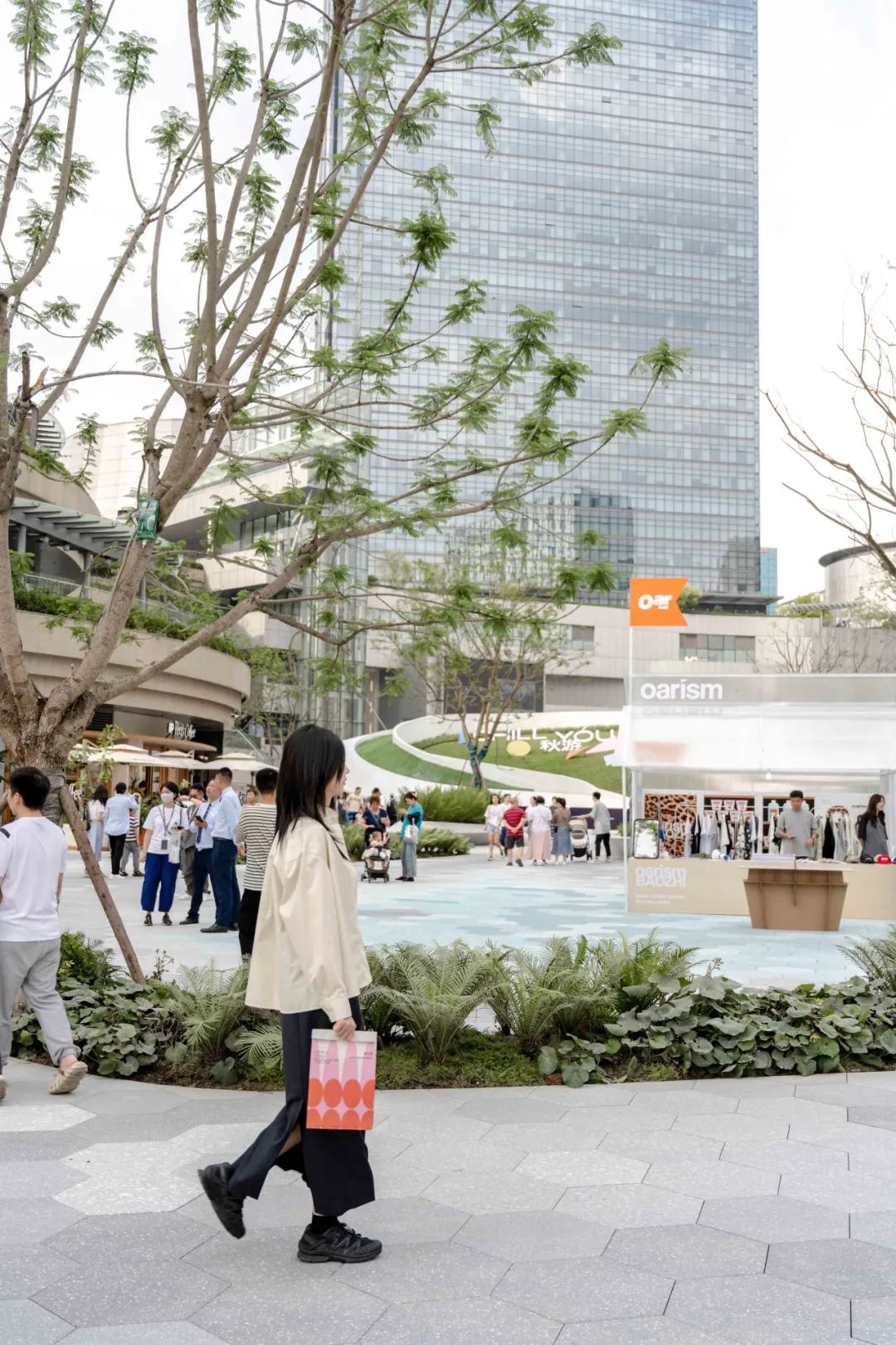 “万象”更新,以“广场”打开城市公共生活 “万象”更新,以“广场”打开城市公共生活
