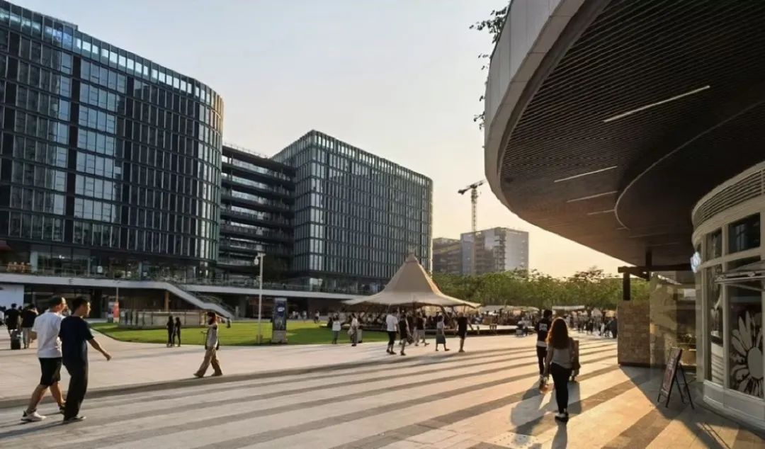 城市话题｜Z世代热衷的“非标商业”现象是什么？是商业突围，还是营销噱头？