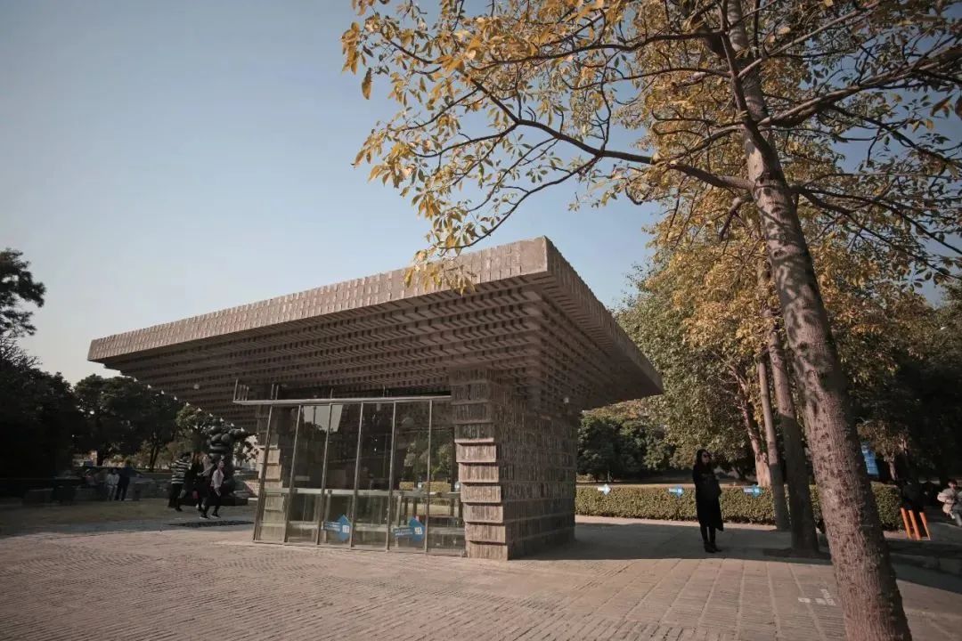 告别“大拆大建”时代，城市如何跨越新旧边界？