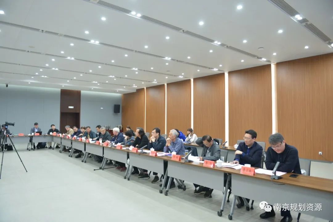 南京市城乡规划委员会技术审查委员会专家委员和公众代表委员实地调研暨座谈会在市规划资源局举办