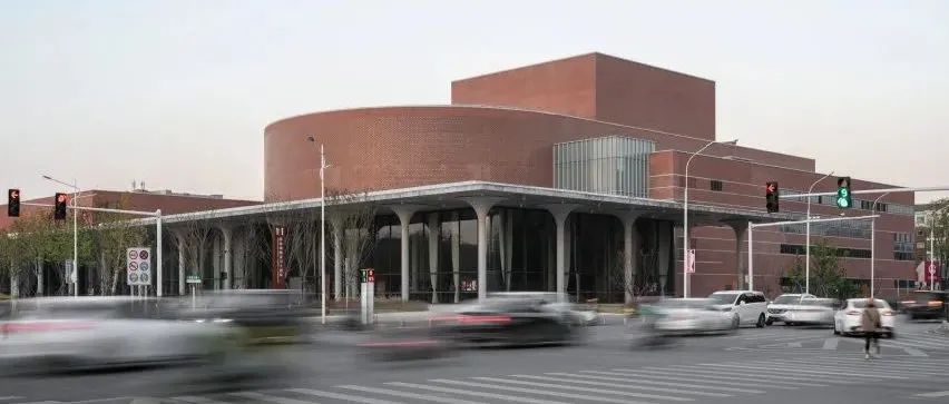 建筑必须德才兼备吗？Heatherwick挑选的十大“人性化”建筑