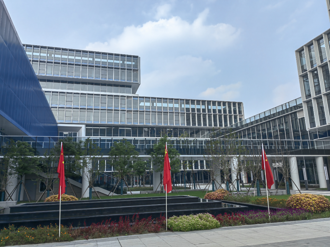 市规划资源局滨江分局积极助力首个工业综合体项目建设提速增效