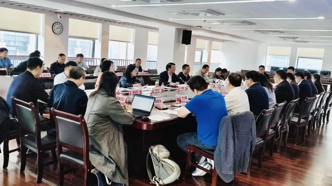 张尚武院长等陪同校领导赴黔推进省校合作工作 张尚武院长等陪同校领导赴黔推进省校合作工作