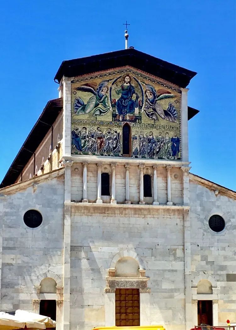 读城 | 何依:童话与歌剧的小城——卢卡(LUCCA) 读城 | 何依:童话与歌剧的小城——卢卡(LUCCA)