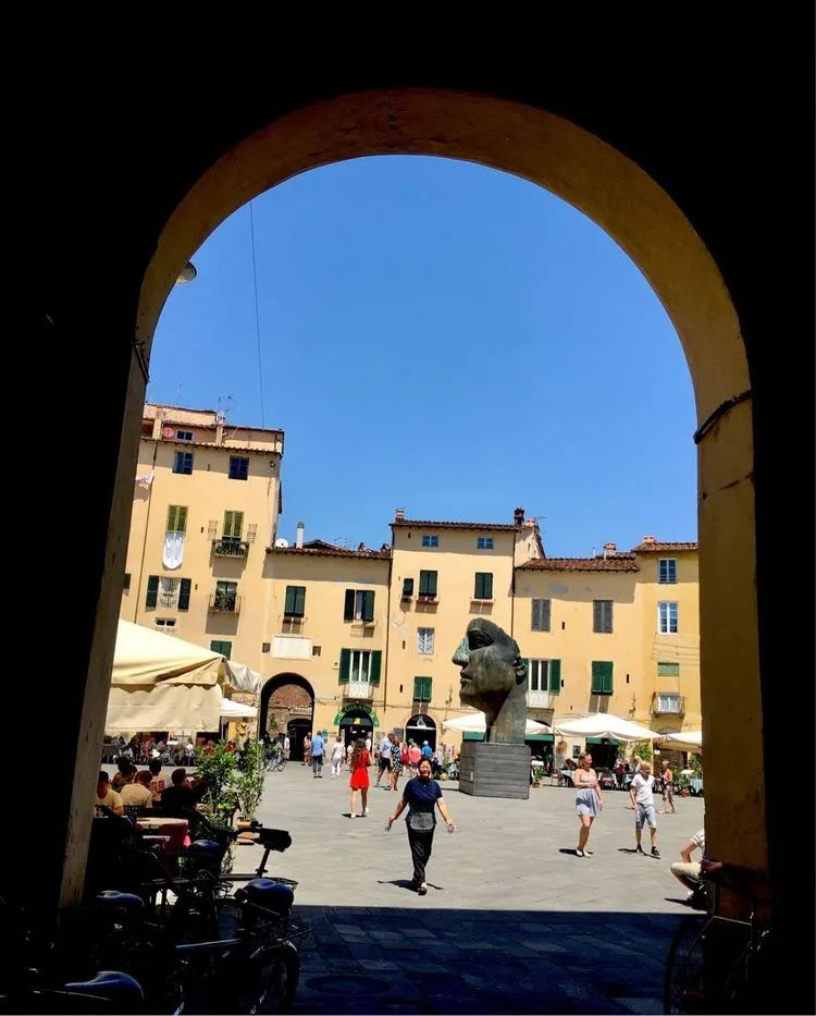 读城 | 何依:童话与歌剧的小城——卢卡(LUCCA) 读城 | 何依:童话与歌剧的小城——卢卡(LUCCA)