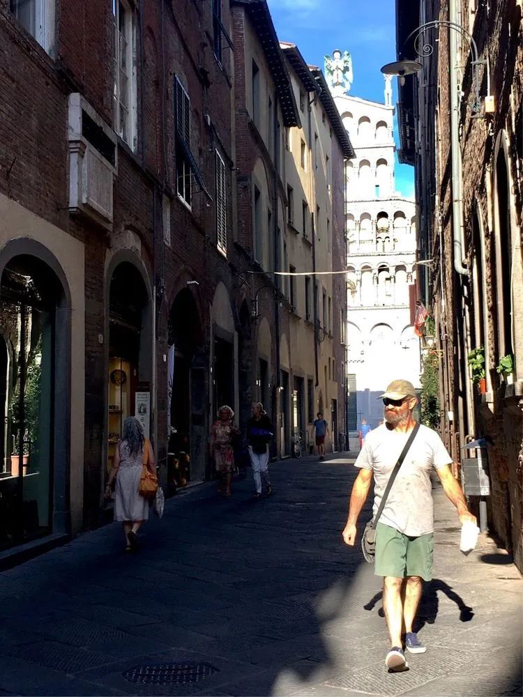 读城 | 何依:童话与歌剧的小城——卢卡(LUCCA) 读城 | 何依:童话与歌剧的小城——卢卡(LUCCA)
