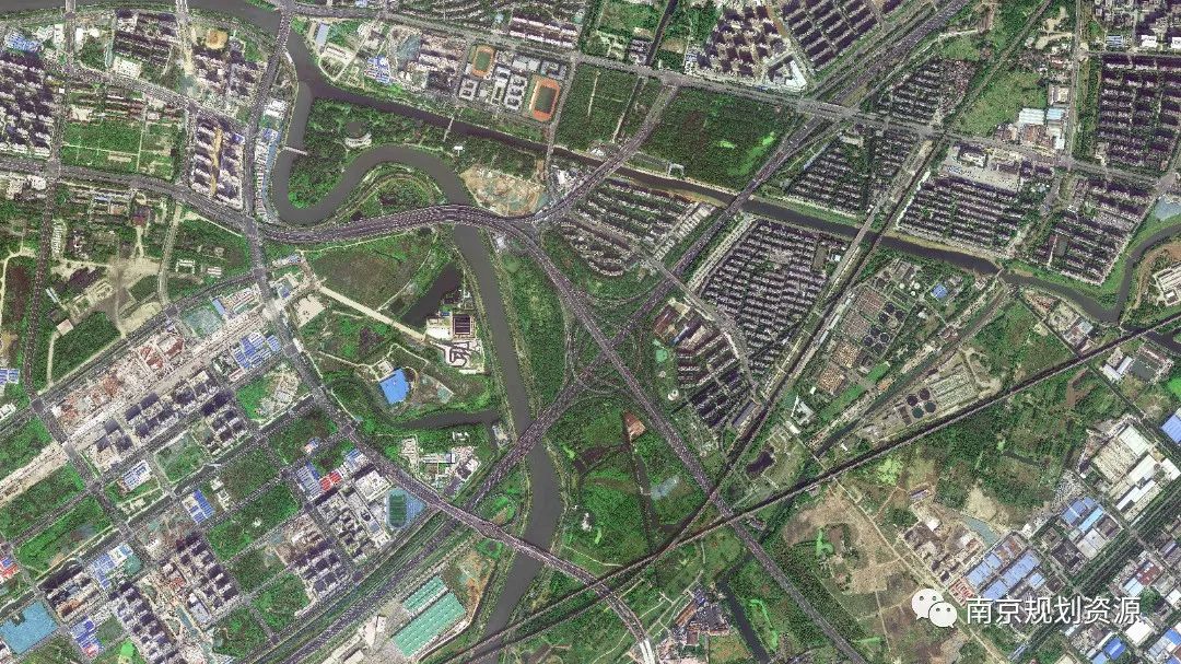 时空穿梭机｜从一桥飞架南北到跑出新时代“加速度”