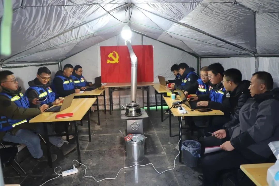 地勘单位全力支撑震后地质灾害排查