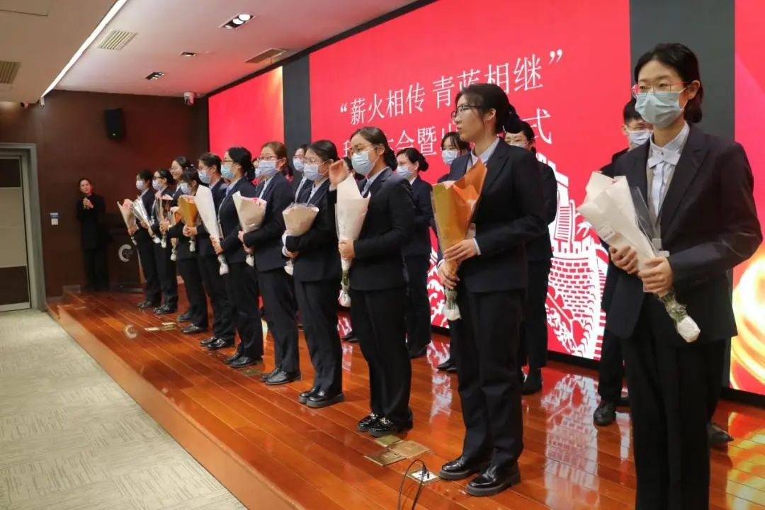 薪火相传 青蓝相继 ︱市不动产登记服务中心举行首届拜师大会暨出师仪式