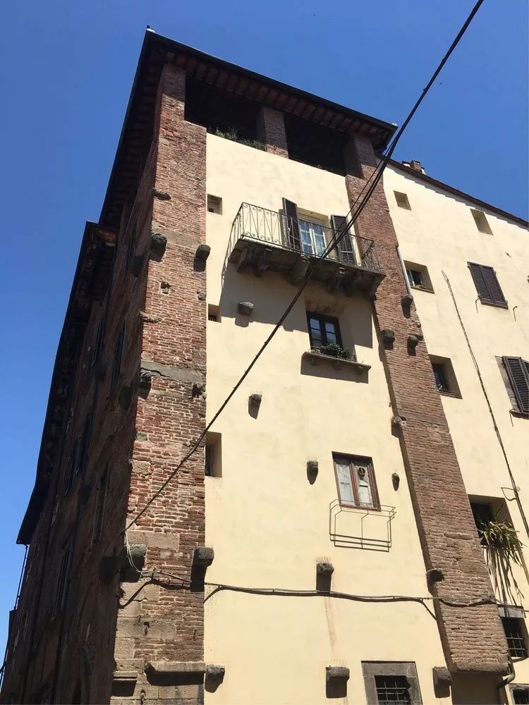 读城 | 何依:童话与歌剧的小城——卢卡(LUCCA) 读城 | 何依:童话与歌剧的小城——卢卡(LUCCA)