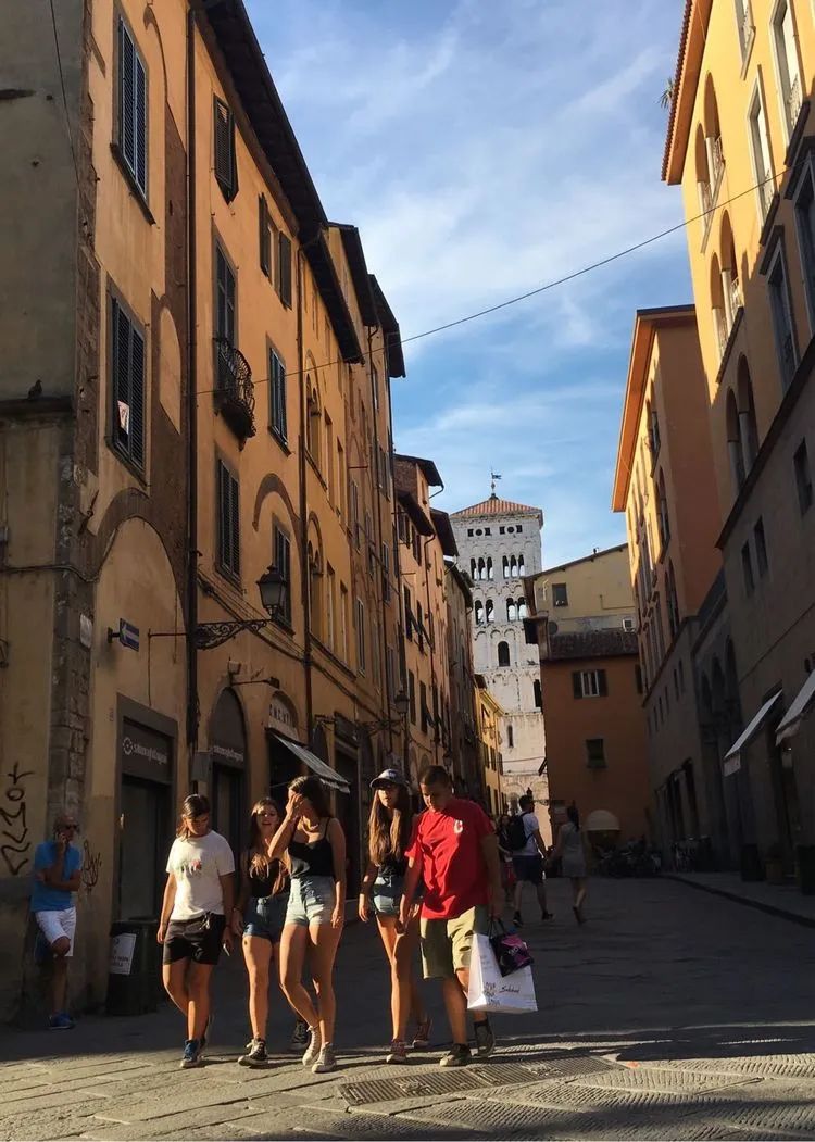 读城 | 何依:童话与歌剧的小城——卢卡(LUCCA) 读城 | 何依:童话与歌剧的小城——卢卡(LUCCA)