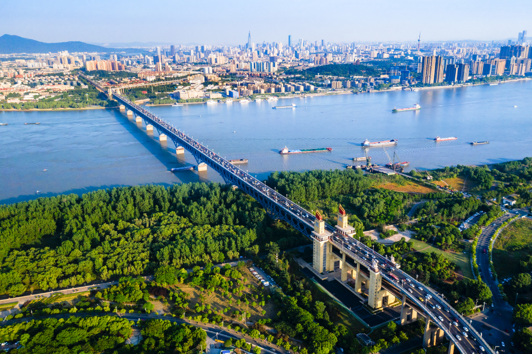 时空穿梭机｜从一桥飞架南北到跑出新时代“加速度”