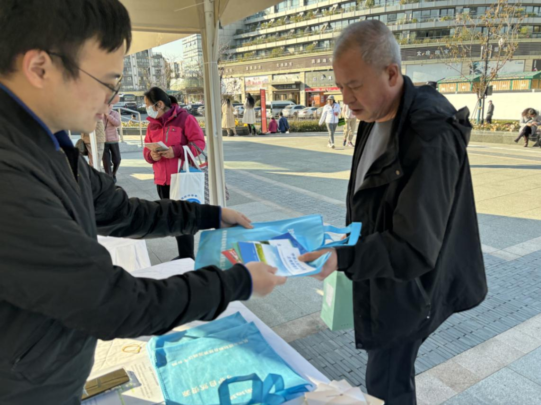 法治护航 “宪”在正当时︱市规划资源局上城分局开展“五个一”活动纪念第十个国家宪法日 法治护航 “宪”在正当时︱市规划资源局上城分局开展“五个一”活动纪念第十个国家宪法日