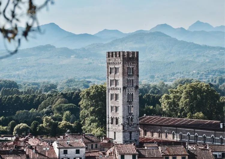 读城 | 何依:童话与歌剧的小城——卢卡(LUCCA) 读城 | 何依:童话与歌剧的小城——卢卡(LUCCA)