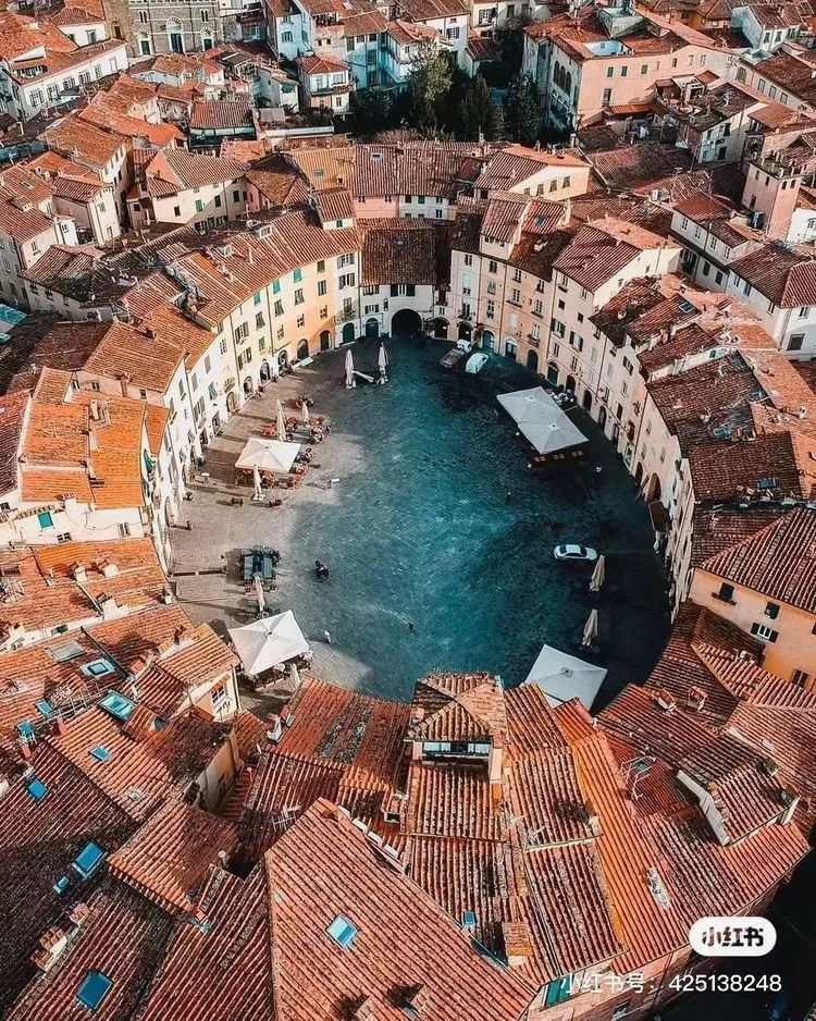 读城 | 何依:童话与歌剧的小城——卢卡(LUCCA) 读城 | 何依:童话与歌剧的小城——卢卡(LUCCA)
