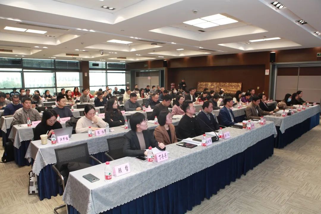 这本沉甸甸的书册，写满了规划师与基层镇街的“双向奔赴” | 我市召开驻镇街规划师总结大会，《杭州市驻镇街规划师服务手记》发布