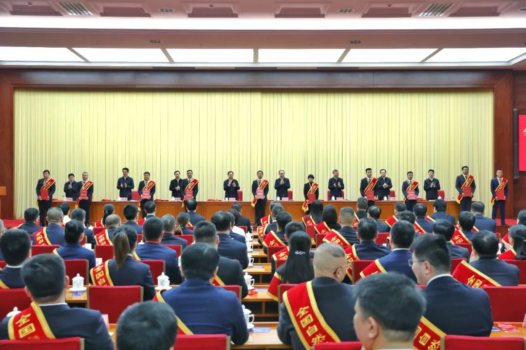 组图 | 今天，他们收获了一份沉甸甸的荣誉