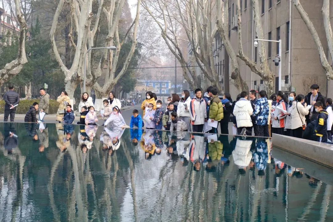 科普活动 | 在大大的东南大学校园里面挖呀挖呀挖,种下知识的种子,开灿烂的花 科普活动 | 在大大的东南大学校园里面挖呀挖呀挖,种下知识的种子,开灿烂的花