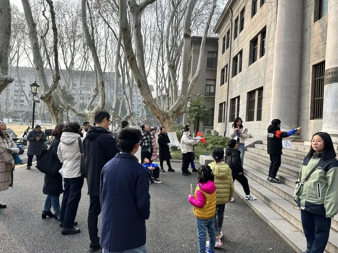 科普活动 | 在大大的东南大学校园里面挖呀挖呀挖,种下知识的种子,开灿烂的花 科普活动 | 在大大的东南大学校园里面挖呀挖呀挖,种下知识的种子,开灿烂的花