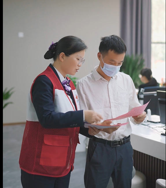寻找“最美不动产登记人” | 便民利企服务没有终点——记江西吉安登记中心工作人员王秋香