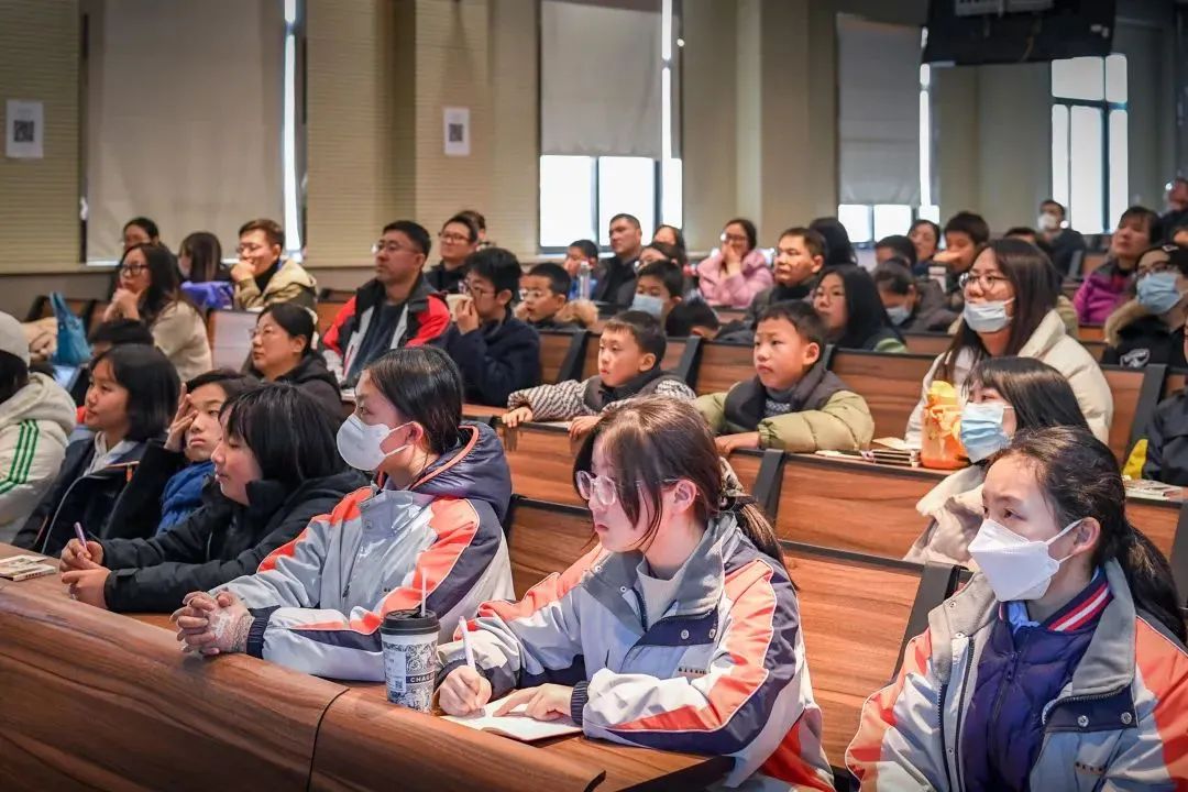 科普活动 | 在大大的东南大学校园里面挖呀挖呀挖,种下知识的种子,开灿烂的花 科普活动 | 在大大的东南大学校园里面挖呀挖呀挖,种下知识的种子,开灿烂的花