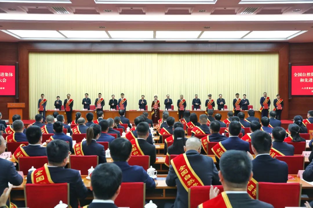 组图 | 今天，他们收获了一份沉甸甸的荣誉