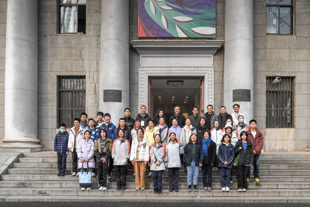 科普活动 | 在大大的东南大学校园里面挖呀挖呀挖,种下知识的种子,开灿烂的花 科普活动 | 在大大的东南大学校园里面挖呀挖呀挖,种下知识的种子,开灿烂的花