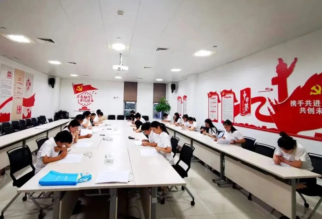 “巾帼建功在窗口”，滨江不动产登记窗口担当奉献获好评