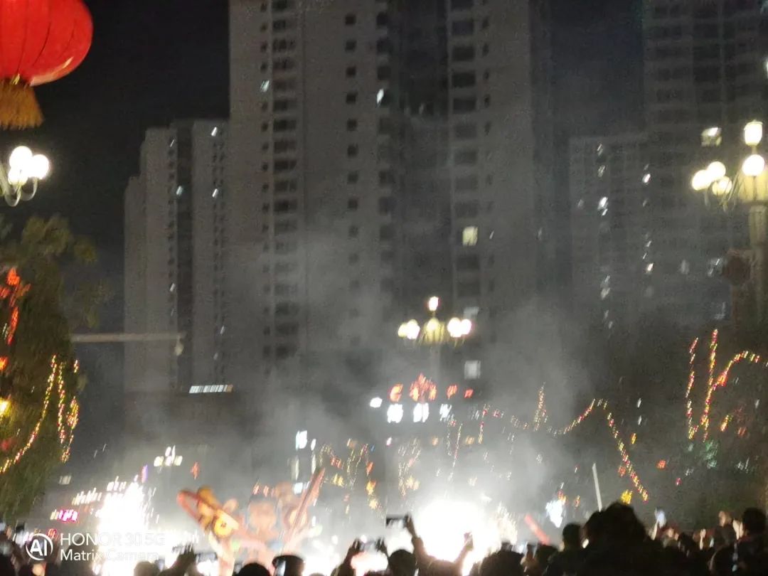 春节征集|何思黔:灯火里的家乡 春节征集|何思黔:灯火里的家乡